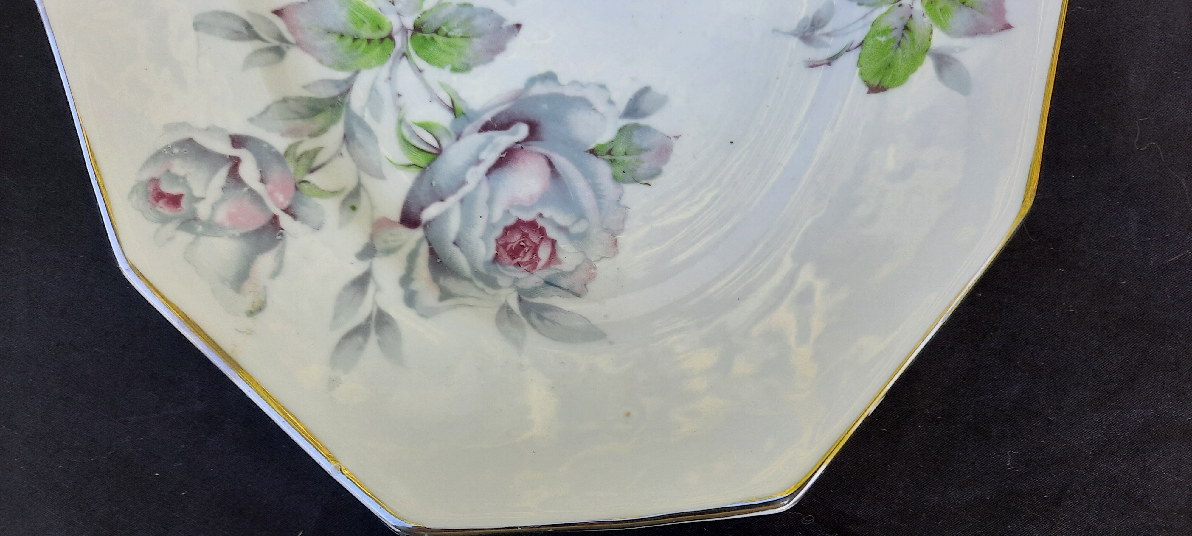 2 porcelain oval dishes