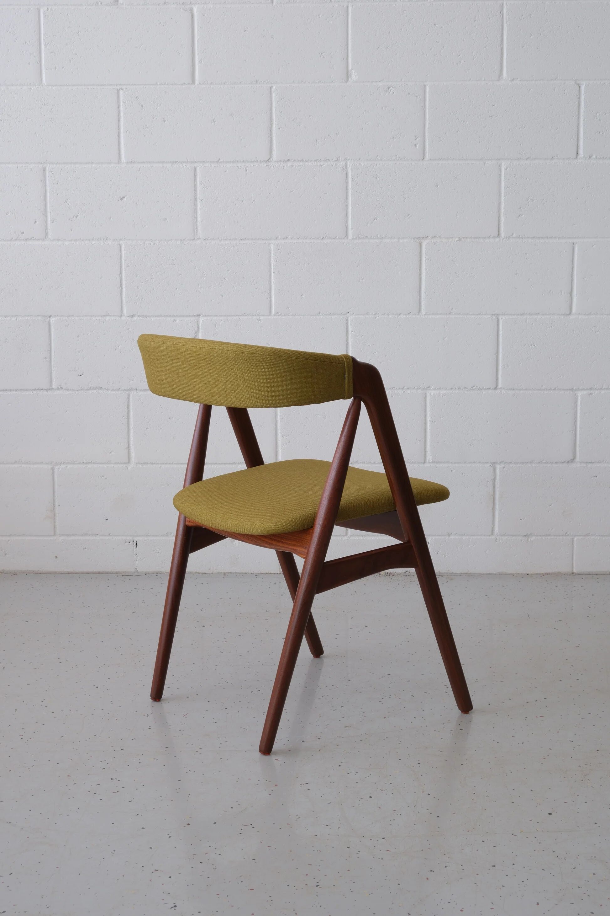 Chaises en teck modèle 205 de Thomas Harlev