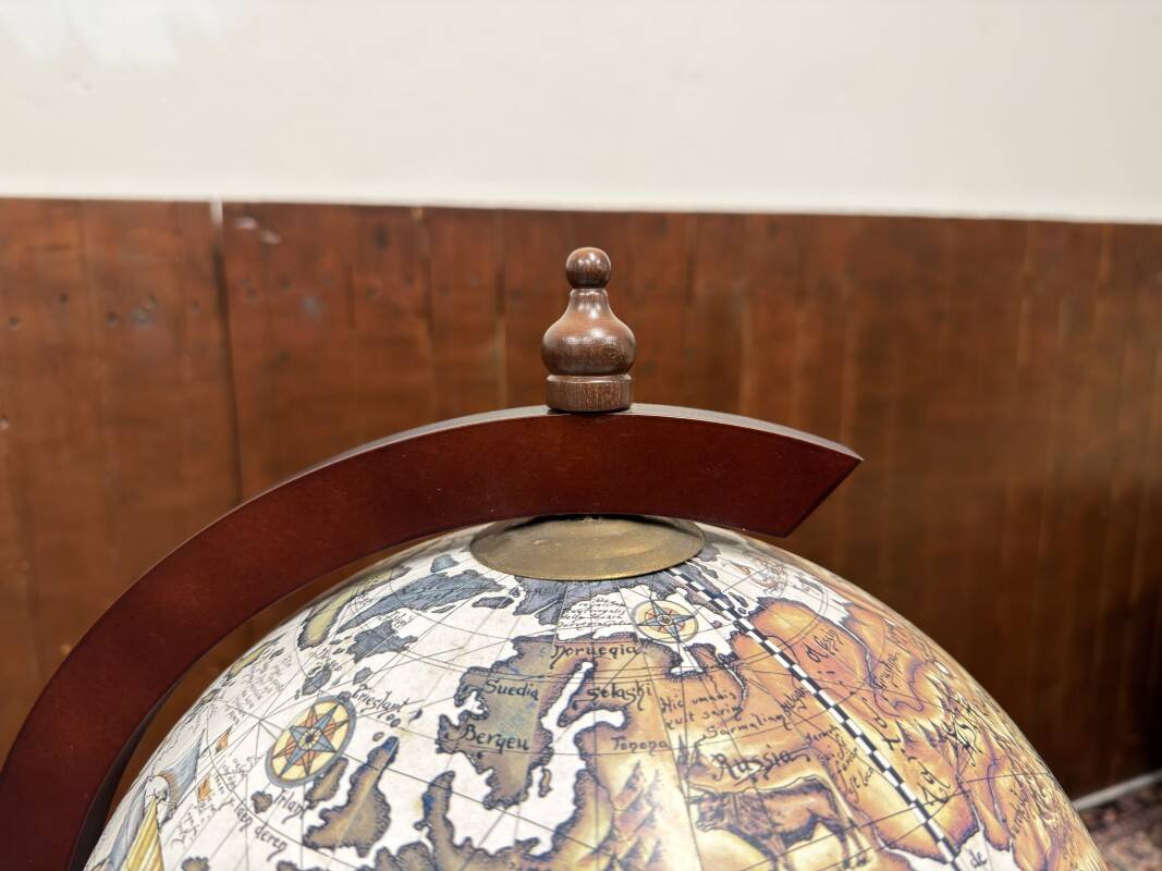 Classic Italian Zoffoli Table Barglobe