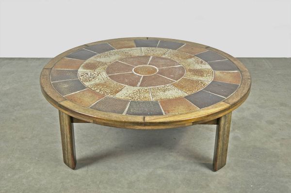 Table basse ronde danoise vintage en bois et carreaux de céramique par Tue Poulsen