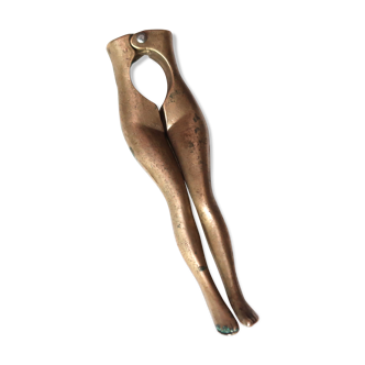 Casse-noix jambes de femme en laiton années 30