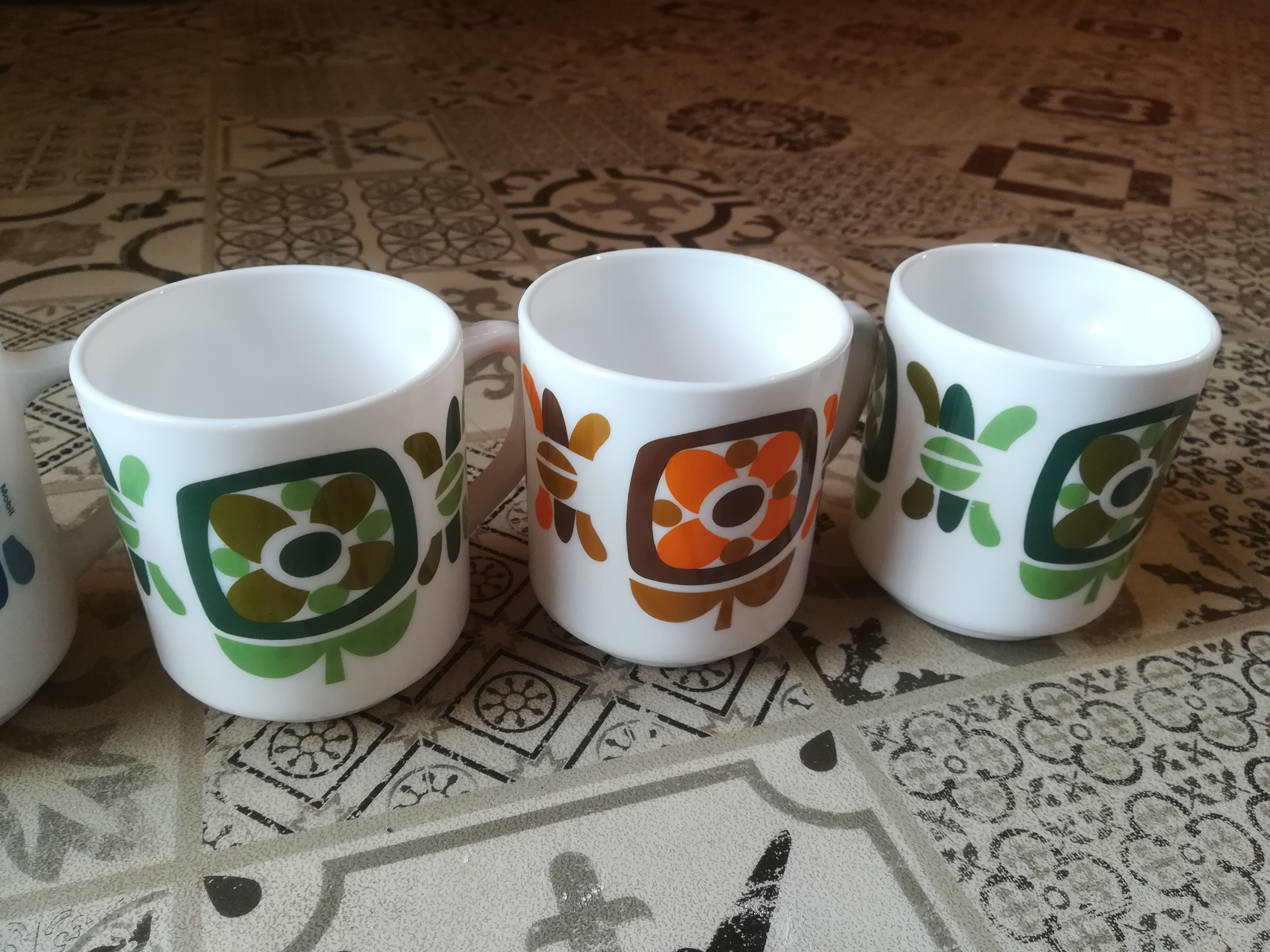 Mobil mugs and vintage pitcher in arcopal