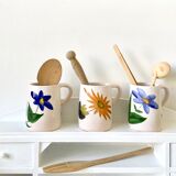 3 chops in cracked ceramic flowers