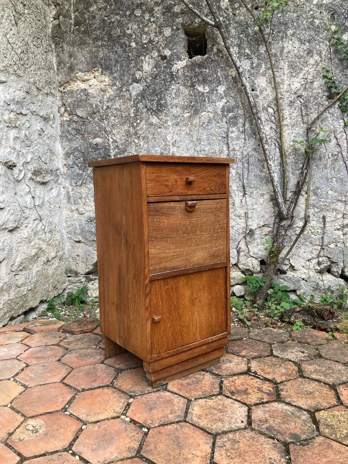 Meuble de rangement ancien