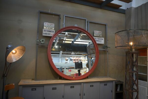 Grand miroir rond industriel en bois 1920