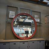 Grand miroir rond industriel en bois 1920