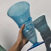 Vase conique en verre bullé bleu turquoise