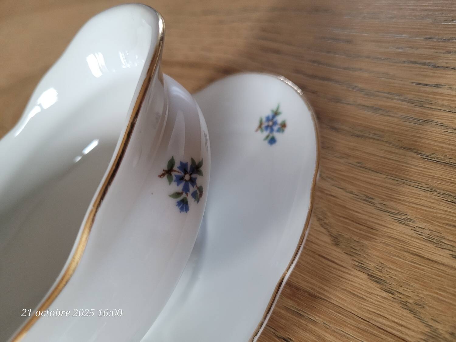 Saucière en porcelaine de Tchécoslovaquie