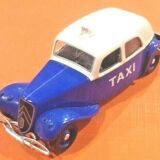 Miniature car Traction Citroën 11CV Taxi Scale : 1/43rd