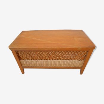 Trunk in wood and vintage rattan