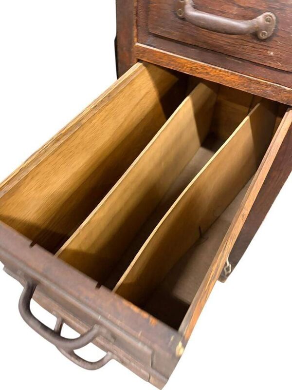Bureau américain vintage en bois avec volet roulant
