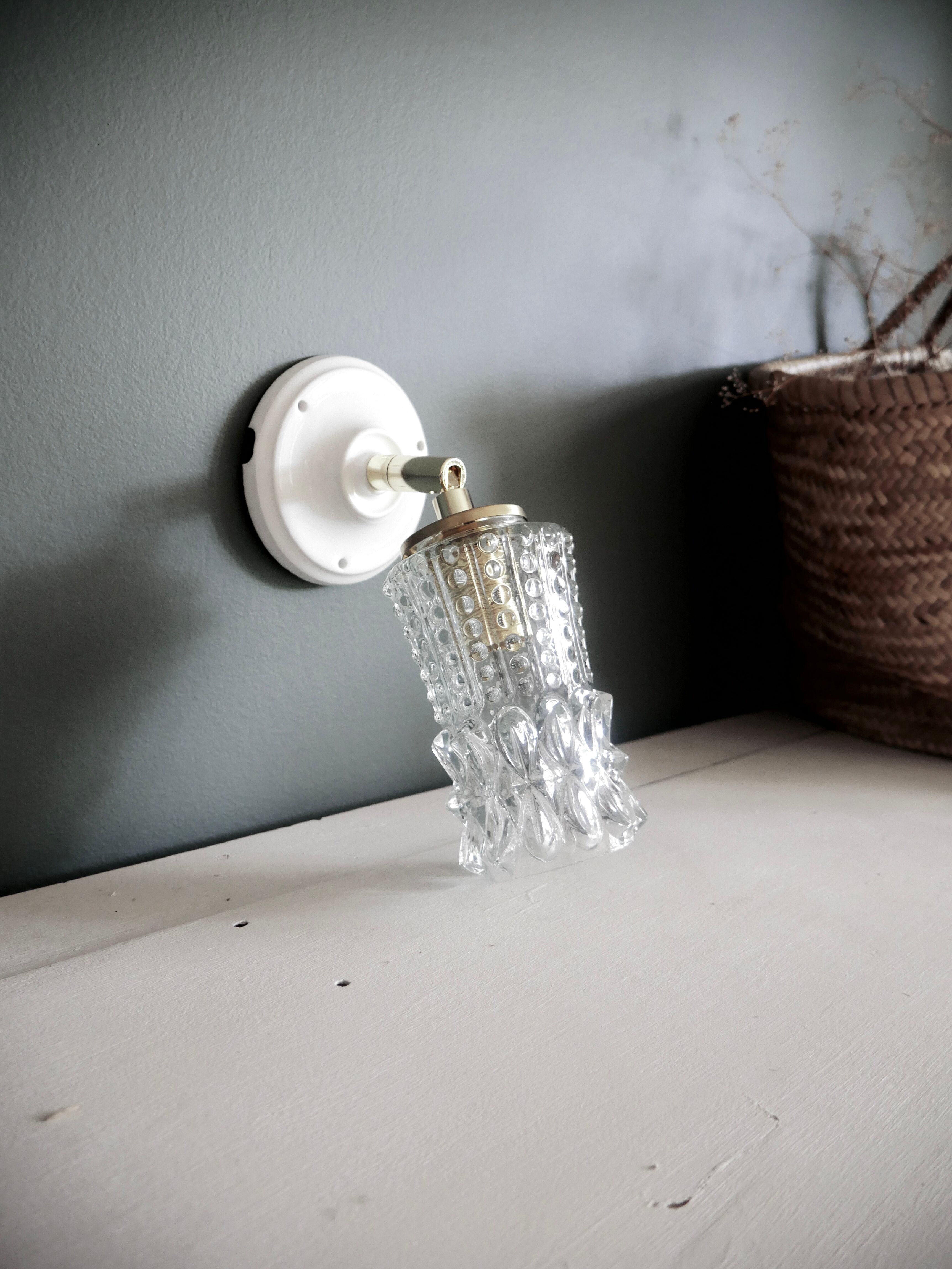Chiseled glass wall lamp