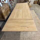 Large farmhouse table with 2 extensions and 2 drawers