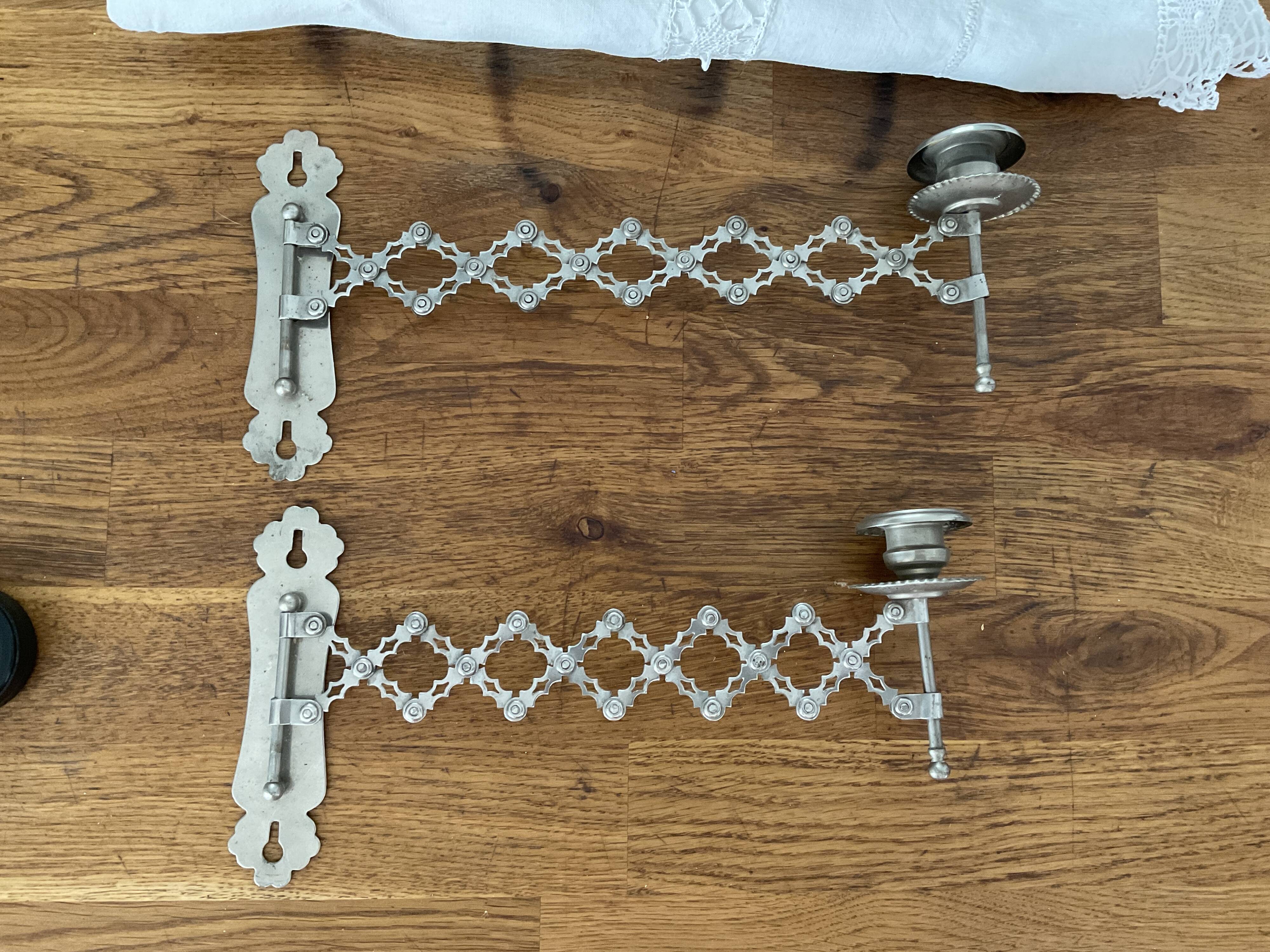 Accordion candle holders metal
