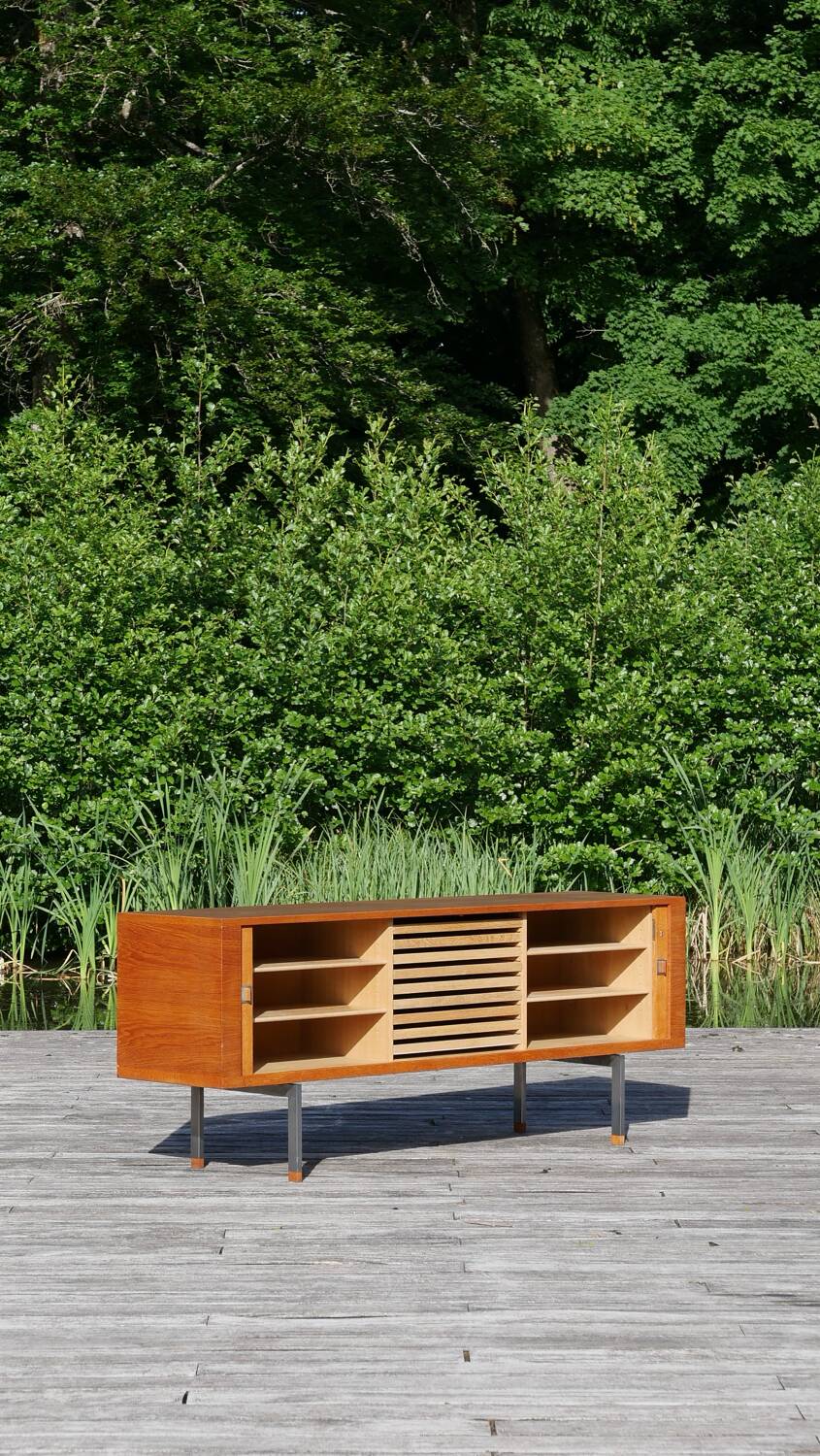 RY25 oak sideboard by Hans J. Wegner, produced by RY Mobler, 1960