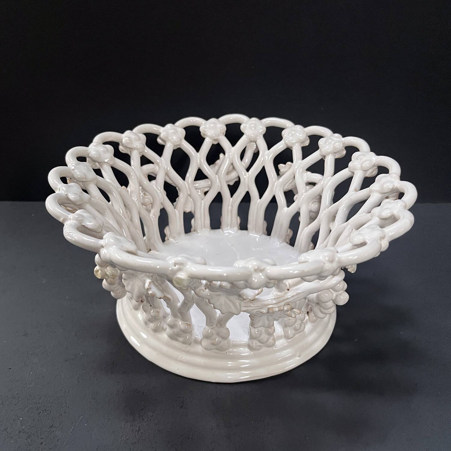 Woven ceramic fruit bowl