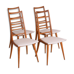 ensemble de quatre chaises,