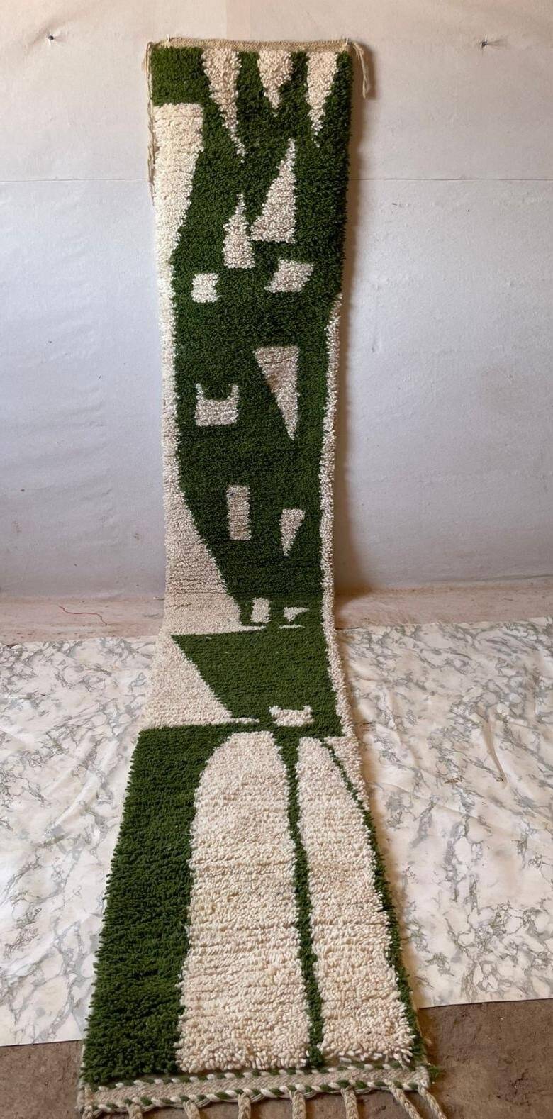 Green fir Berber rug and ecru – Authentic and original artisanal style