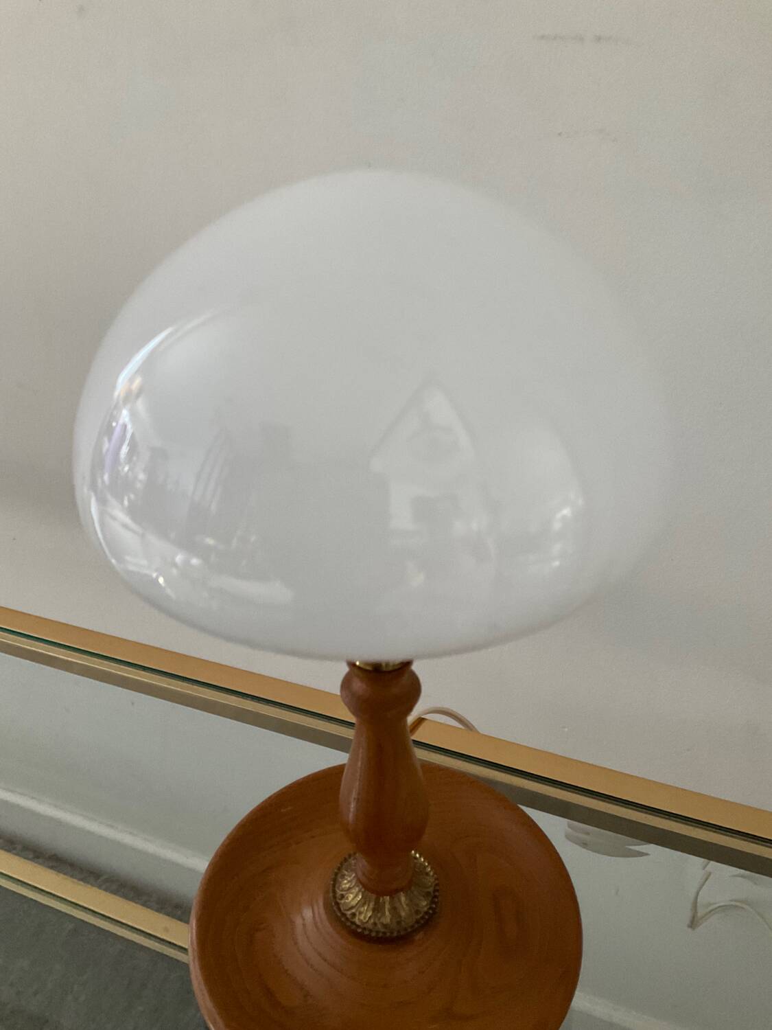 Lampe scandinave en bois et opaline