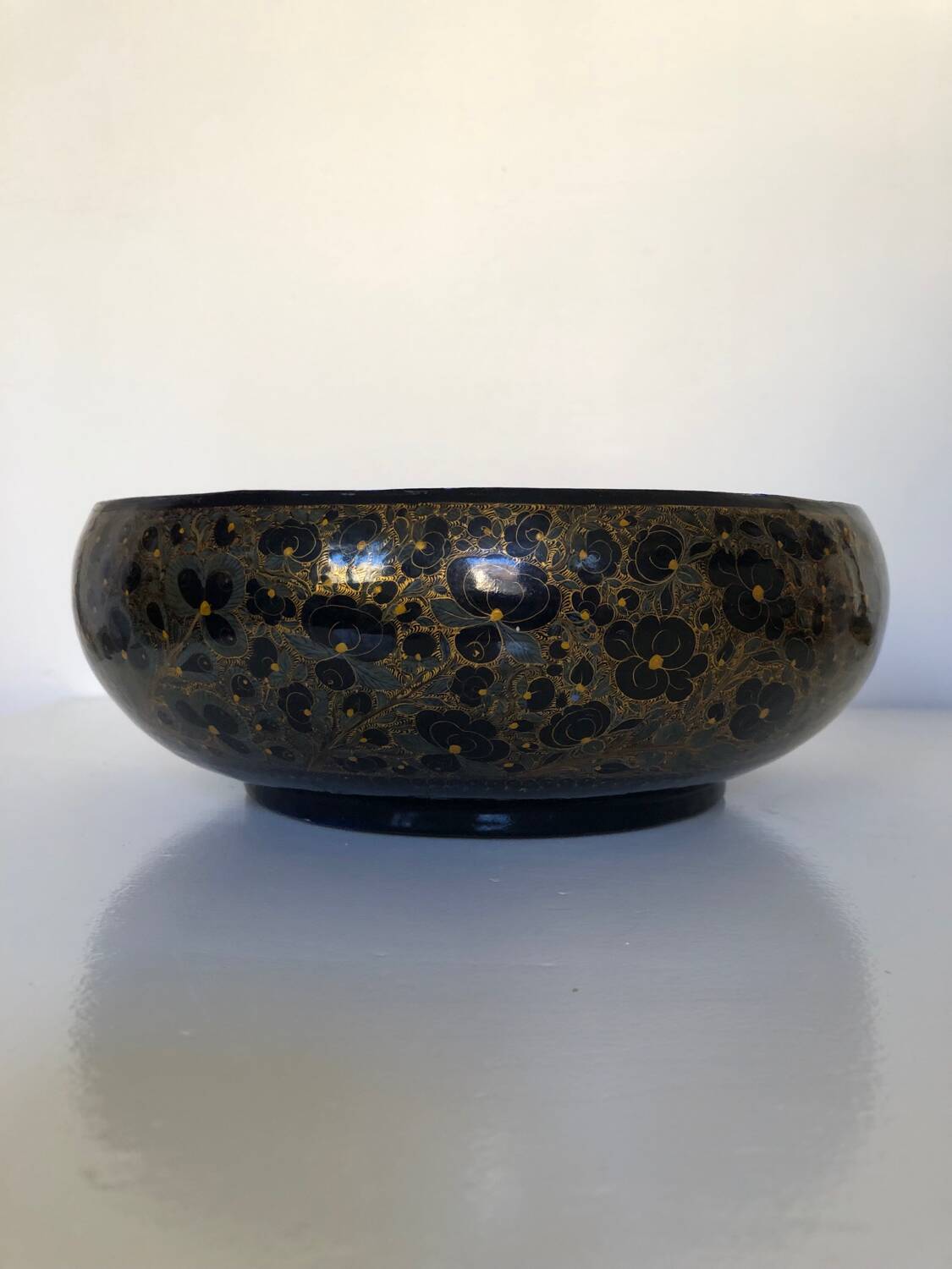 Antique black lacquered wooden coupe with gold decoration - late 19th century