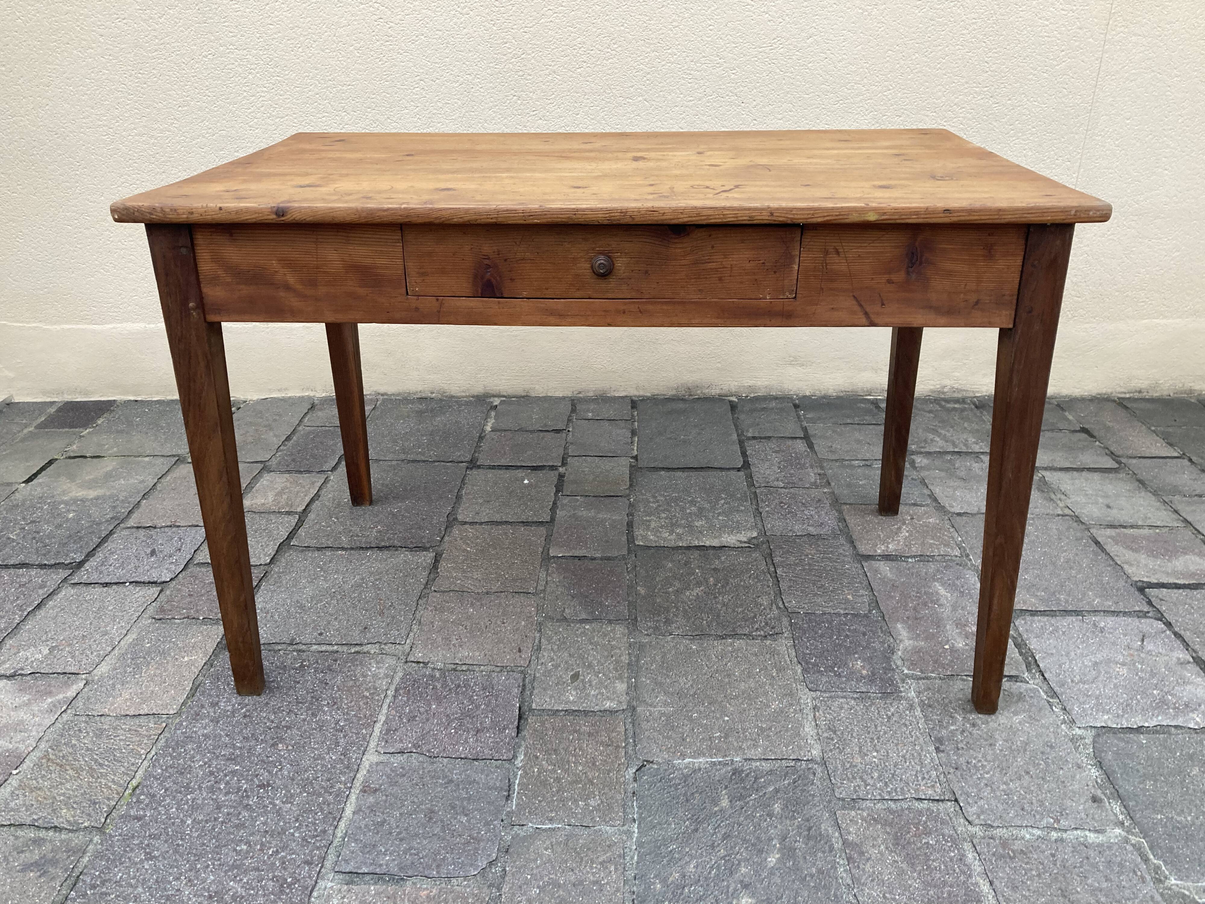 Farm table
