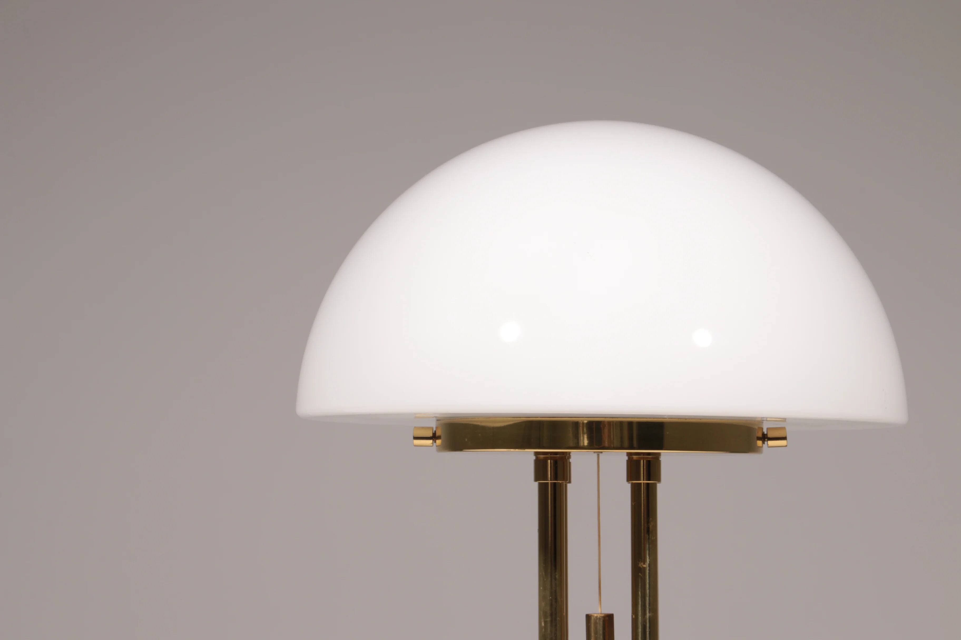 Iconic mid-century elegance – Glashütte Limburg model 6364 table lamp