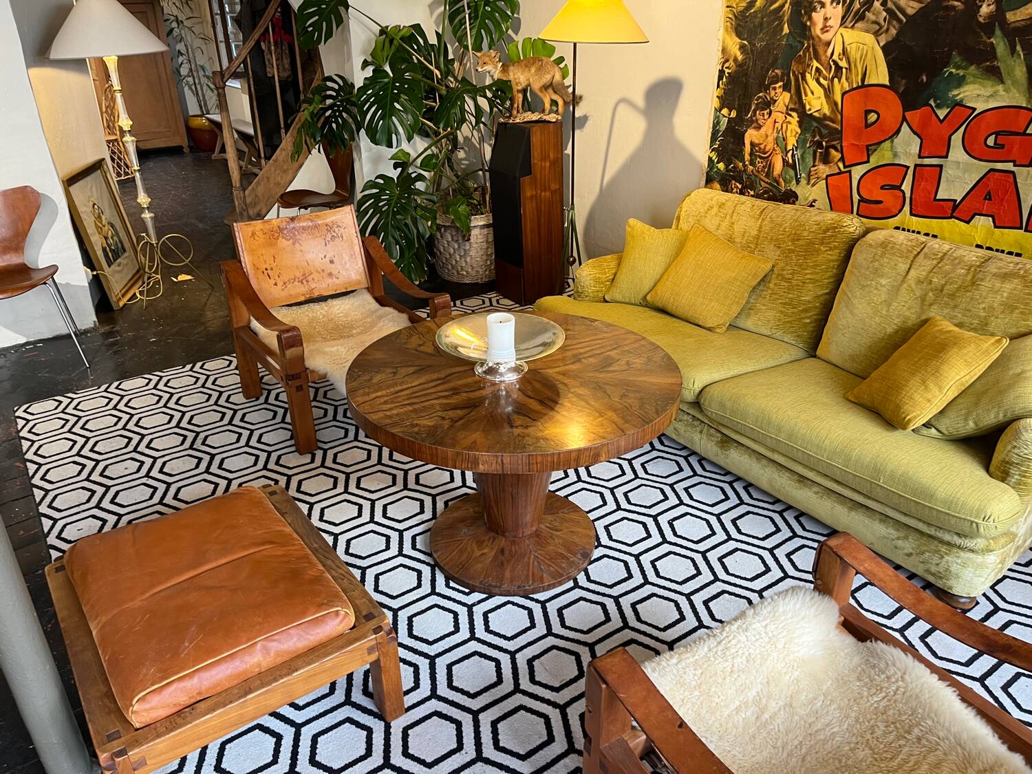 Large pedestal table 1930