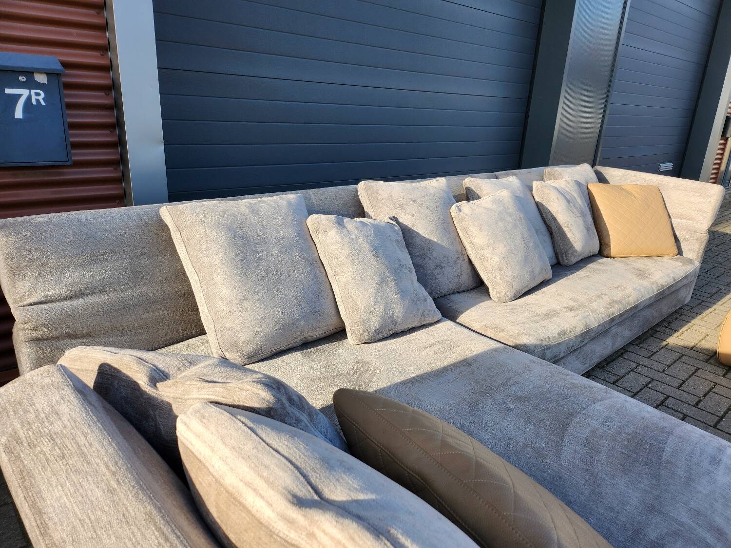 Minotti Collar sofa by Rodolfo Dordoni