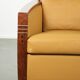 Fauteuil Art Déco jaune de luxe et bien entretenu