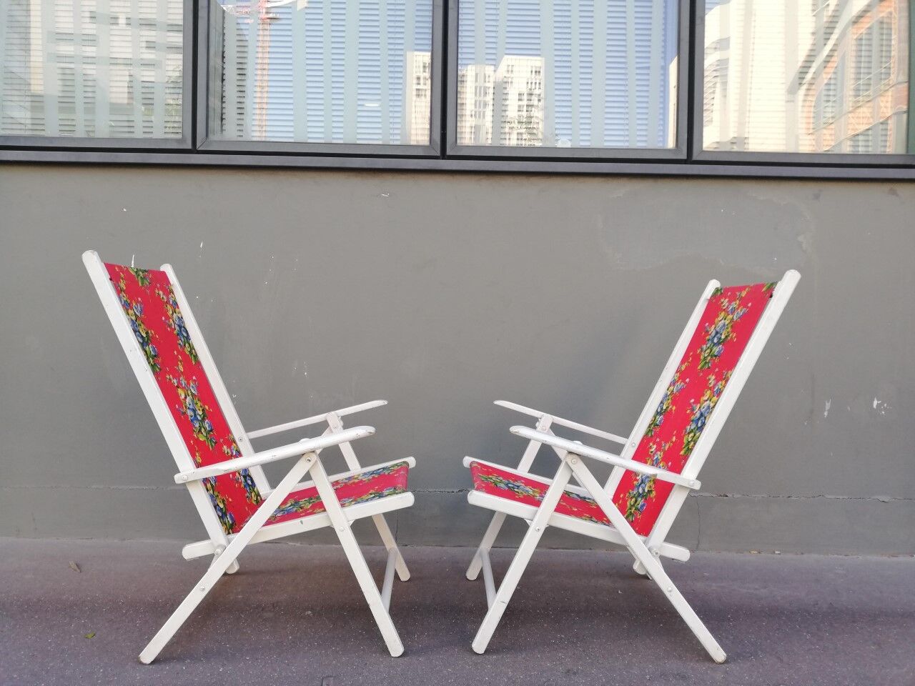 Pair of foldable garden chairs