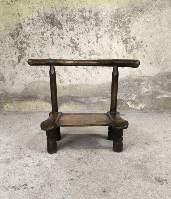 Petite chaise baoulé en bois