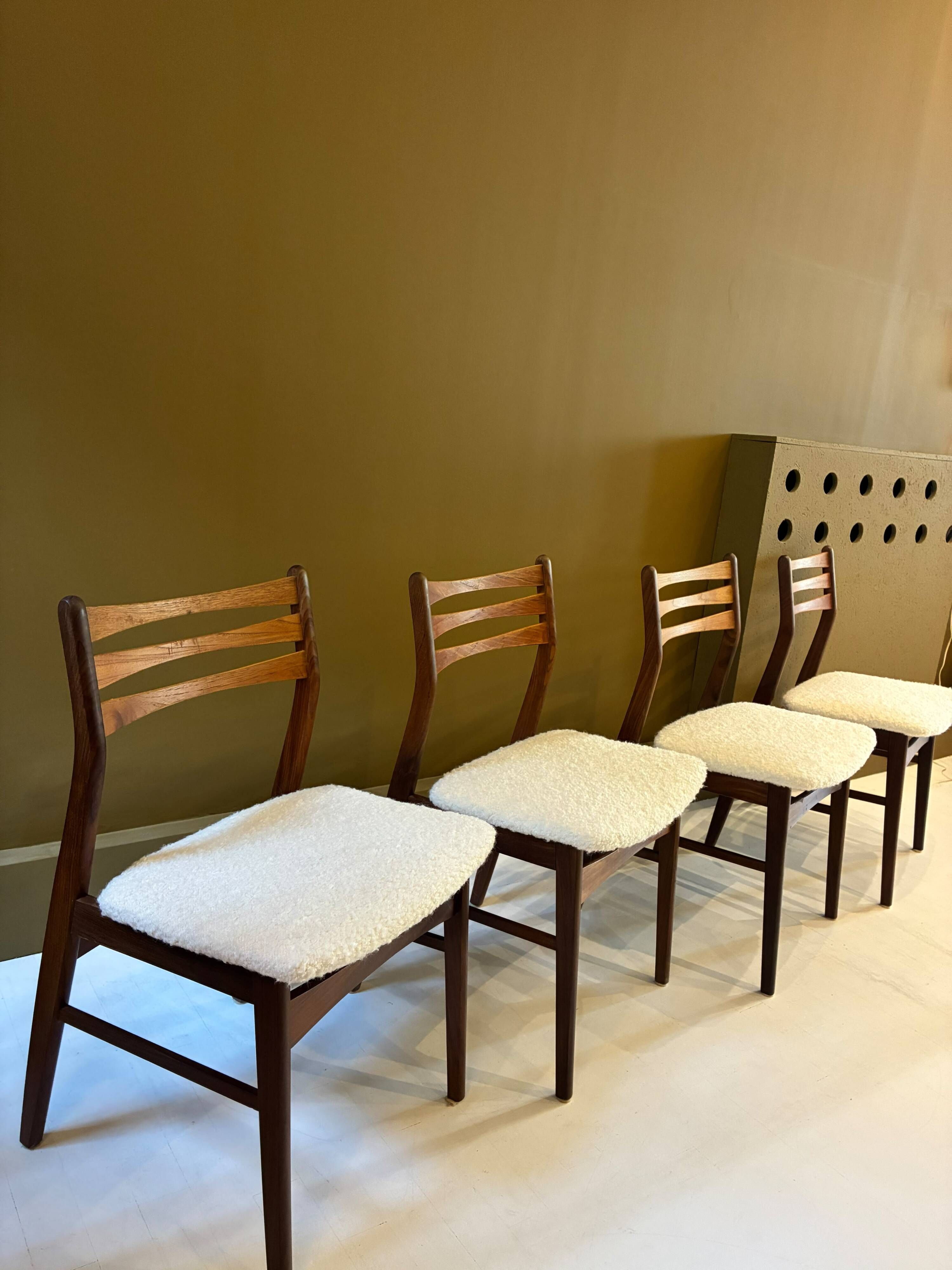 Set of 4 dining chairs, Denmark 1970