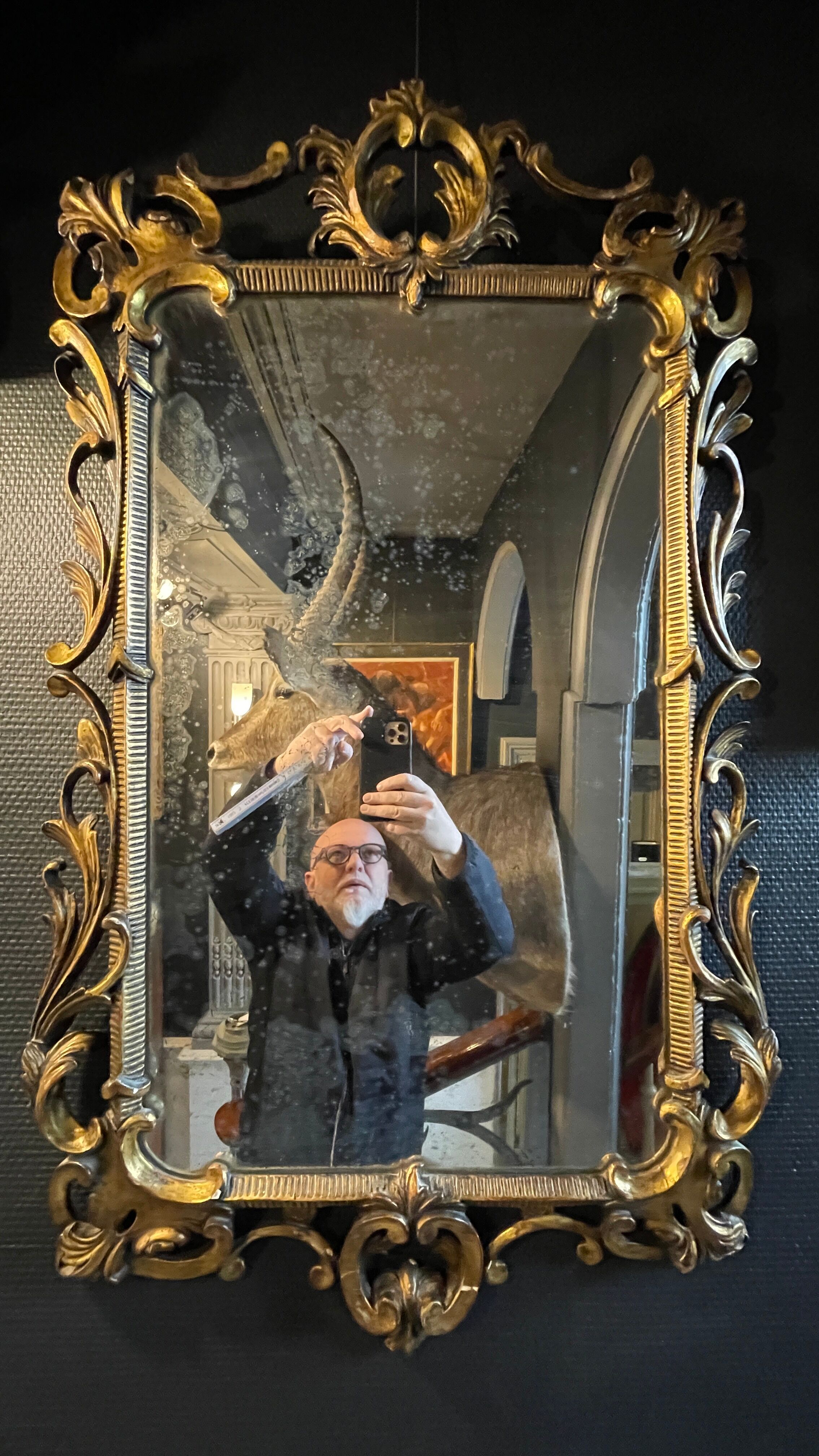 Gilded mirror Louis XV Rocaille in Carved and Stuqué Wood, nineteenth century