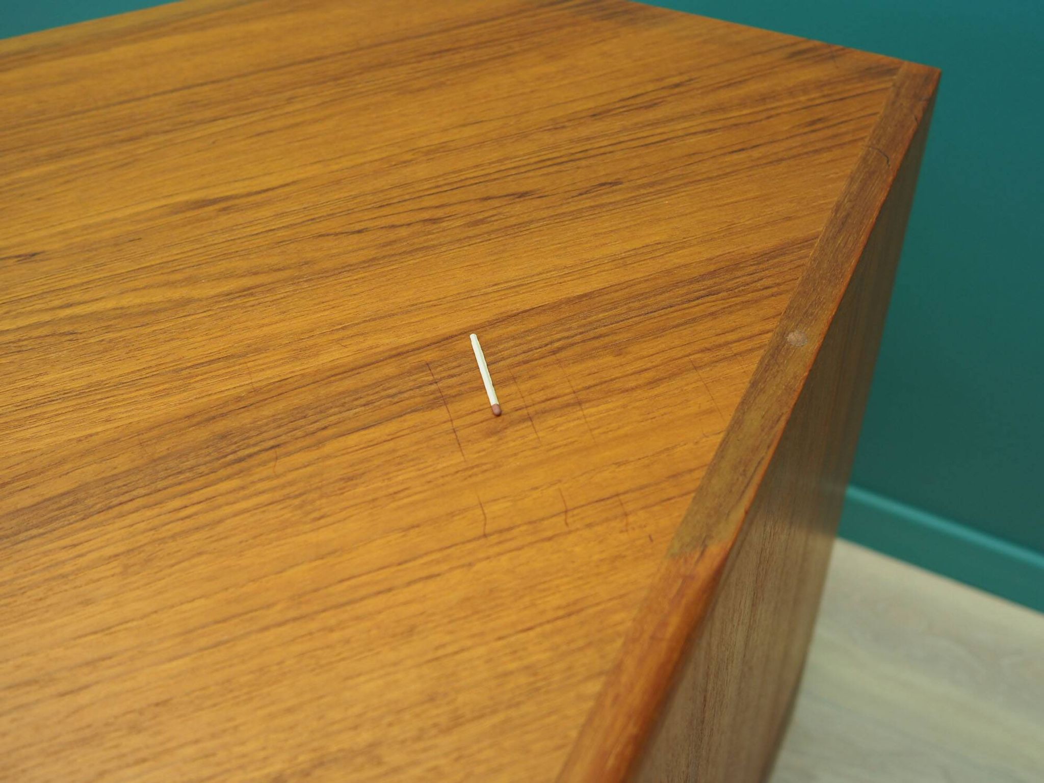 Cabinet en teck, design danois, années 1970, production : Danemark