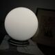Plafonnier ou applique globe en verre opaline blanc 20 cm rosace chrome