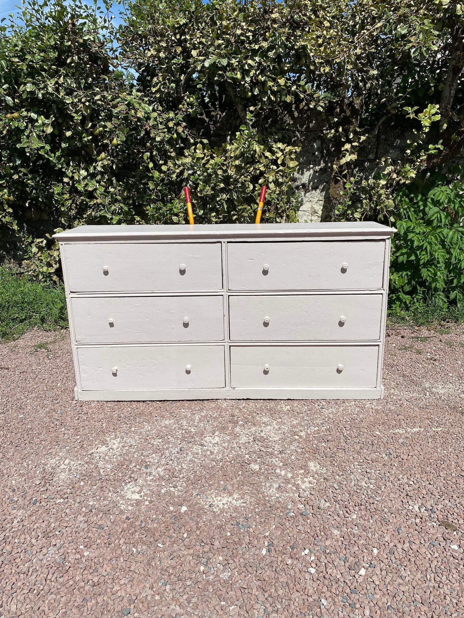Workshop cabinet with drawers
