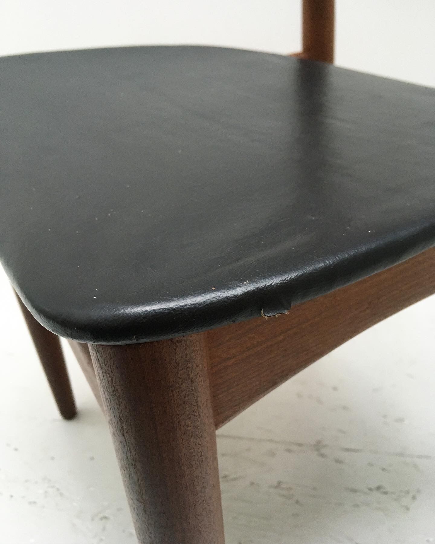 Henry Walter Klein's Scandinavian teak chair for Bramin 60s