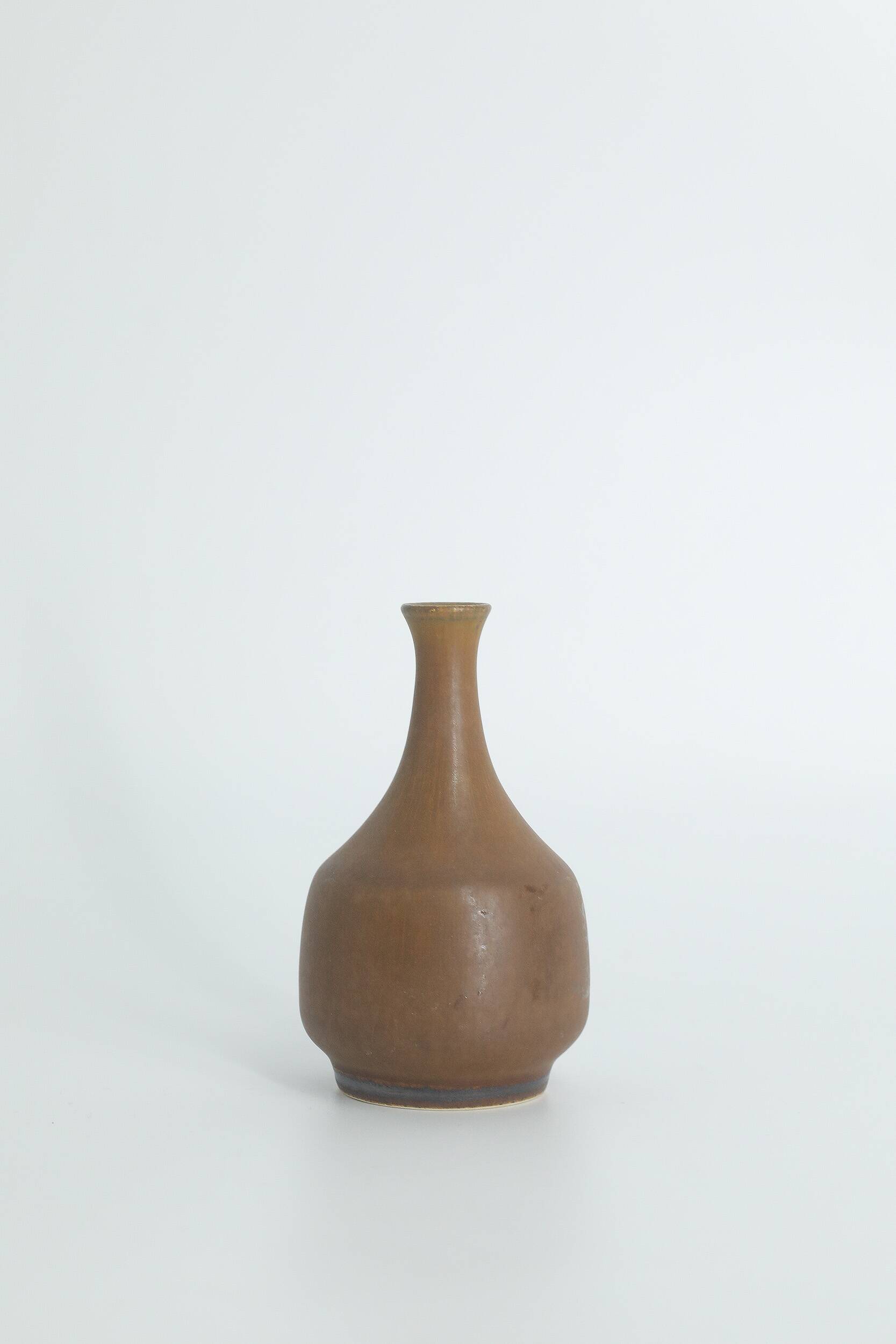 Small Mid-Century Scandinavian Modern Collectible Brown Stoneware Vases by Gunnar Borg, Set of 4