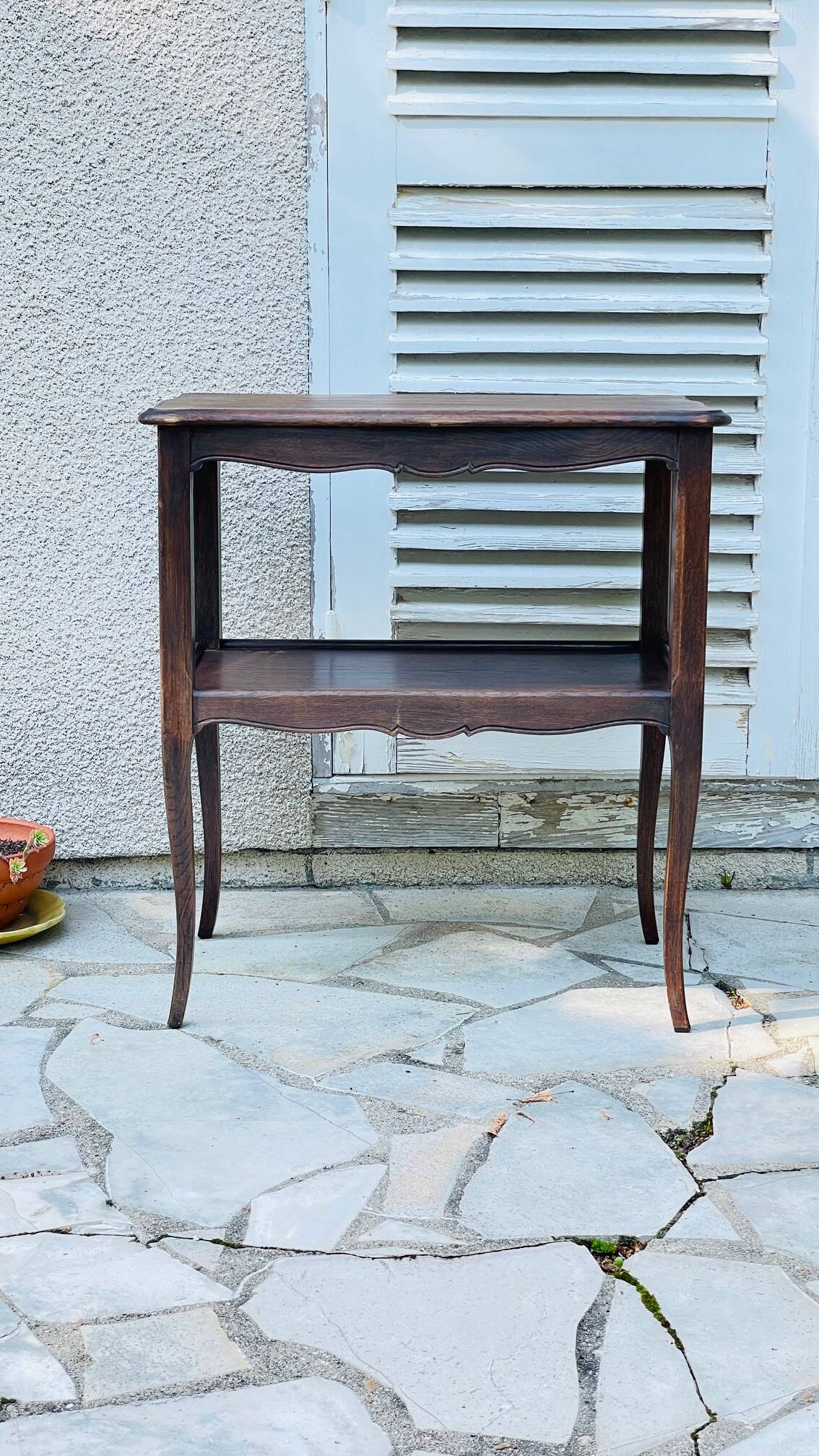 Dessert shelf curved legs vintage