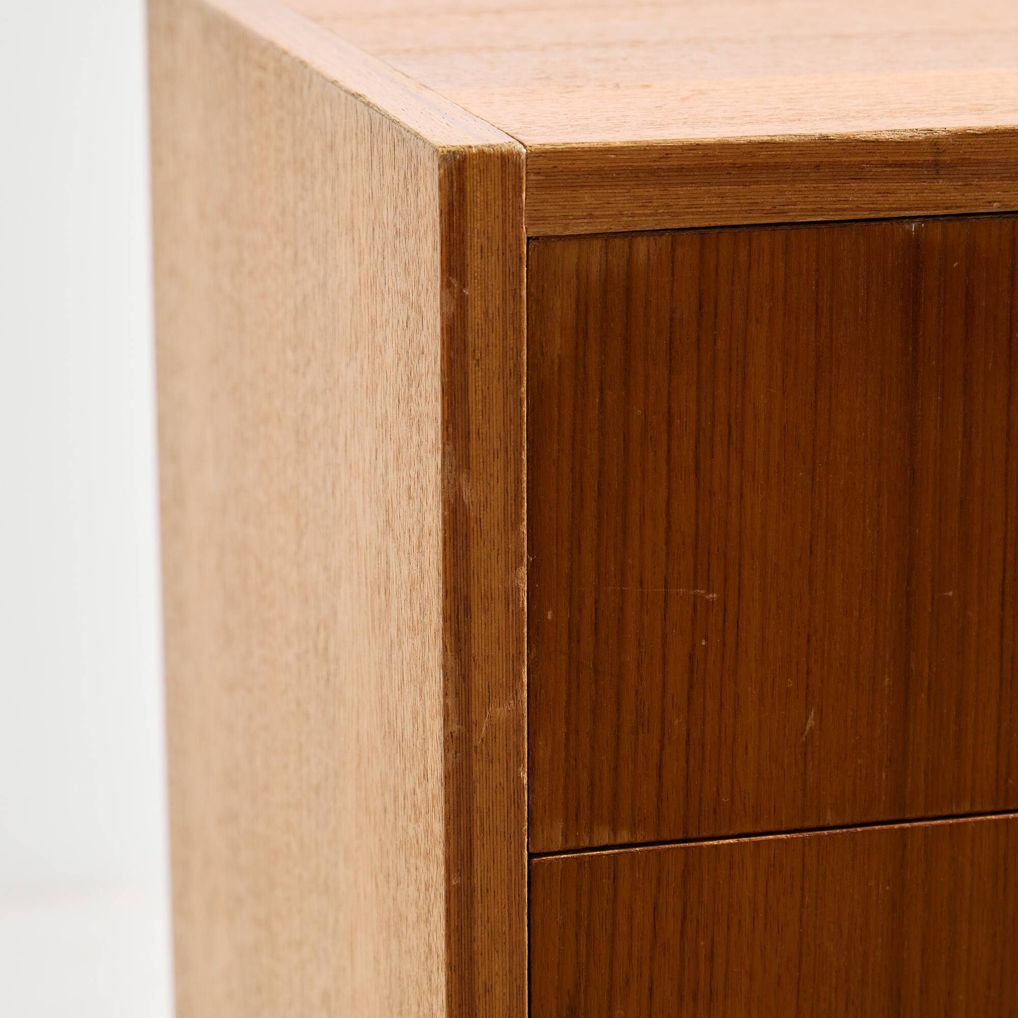 MK10127 Teak dresser with six drawers