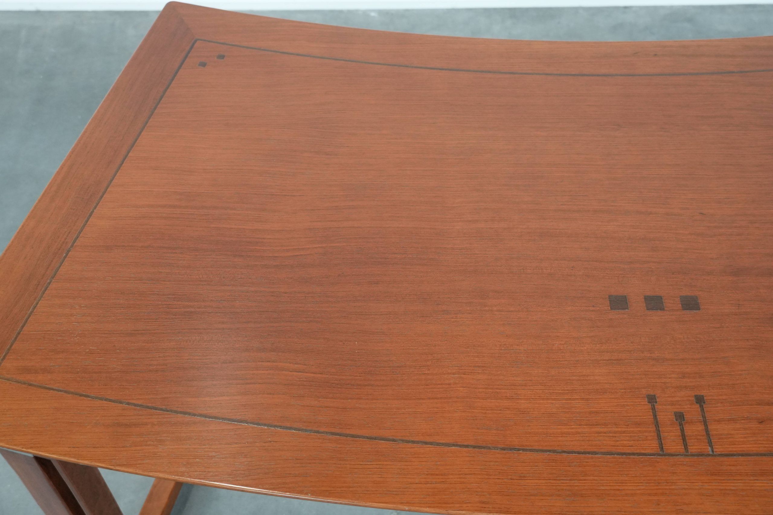 Art Deco design desk with a beautiful finish and elegant shapes