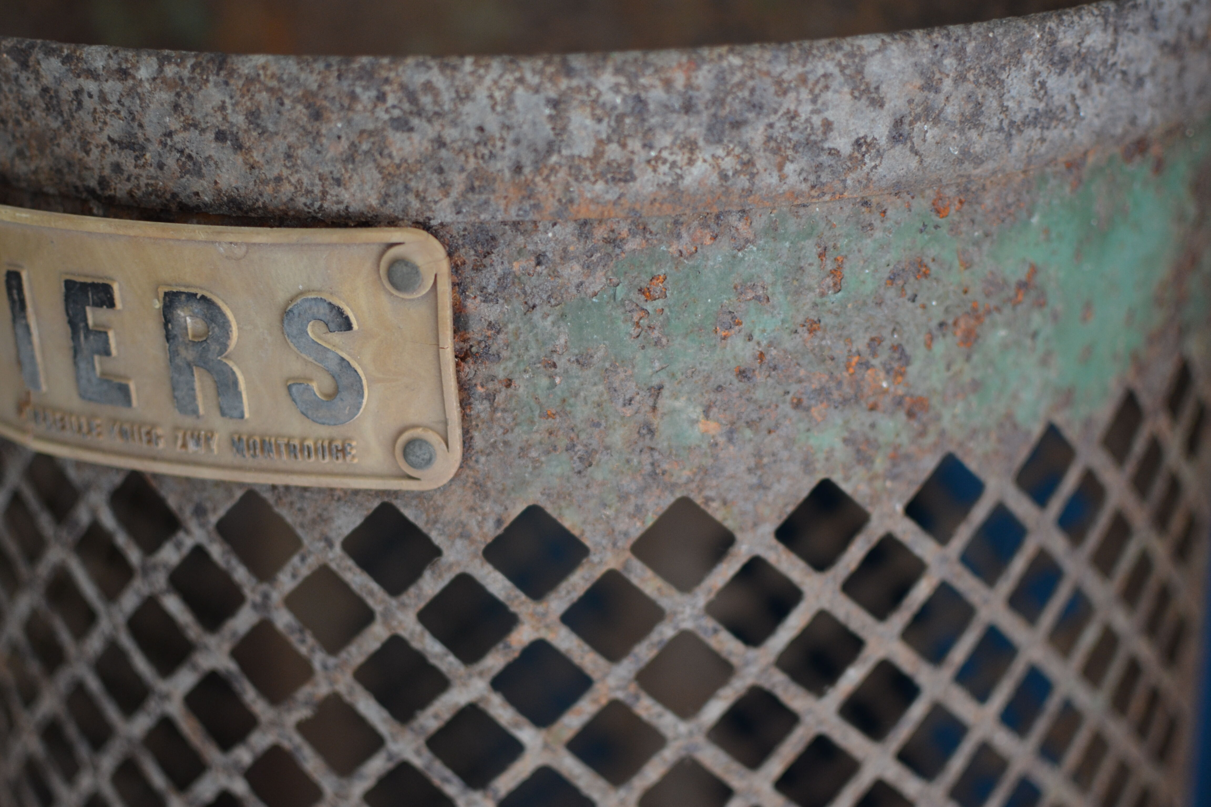 Old paper bin on rue Montrouge