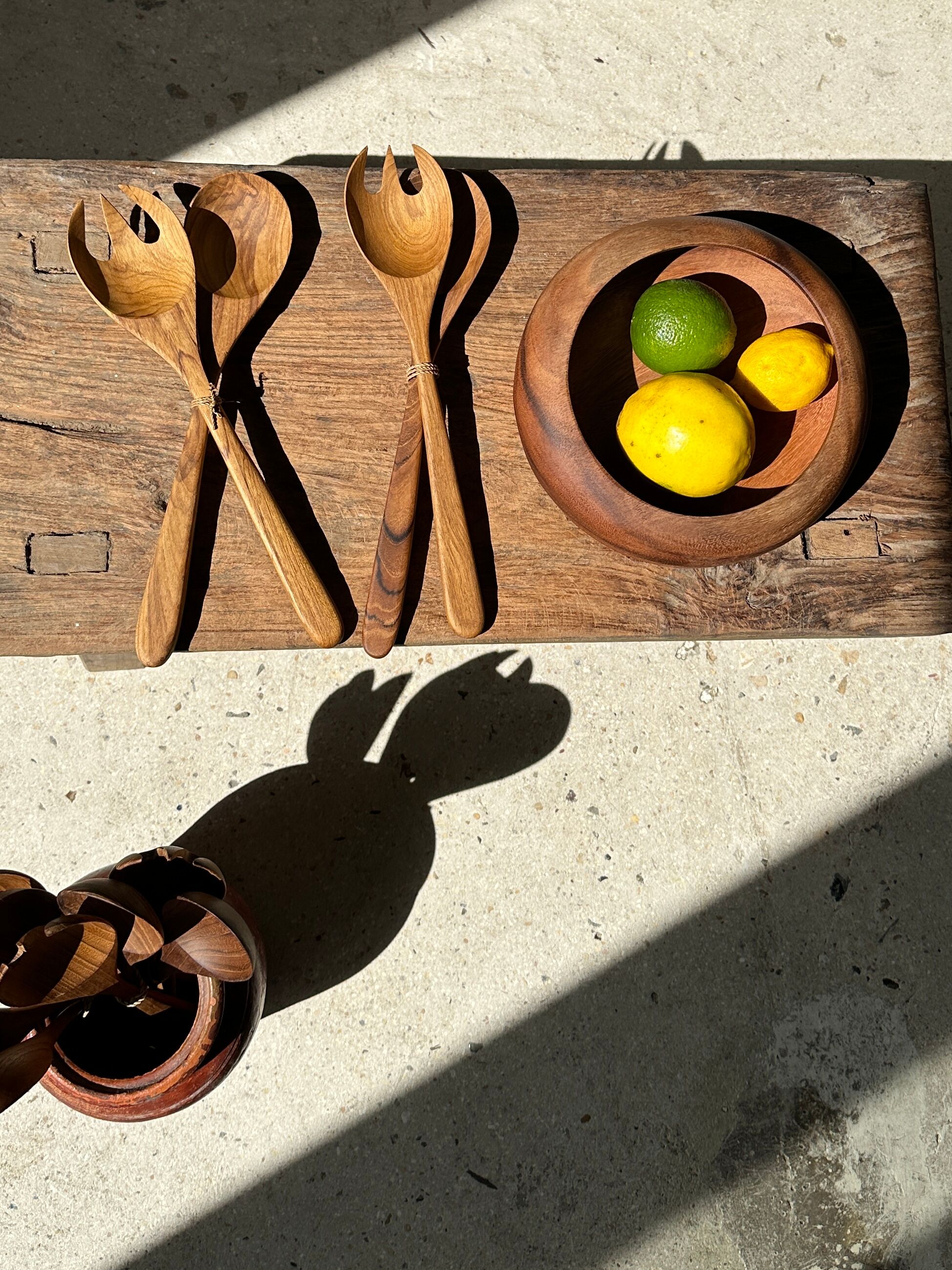 Bowl or monoxyl teak cut d:25.5