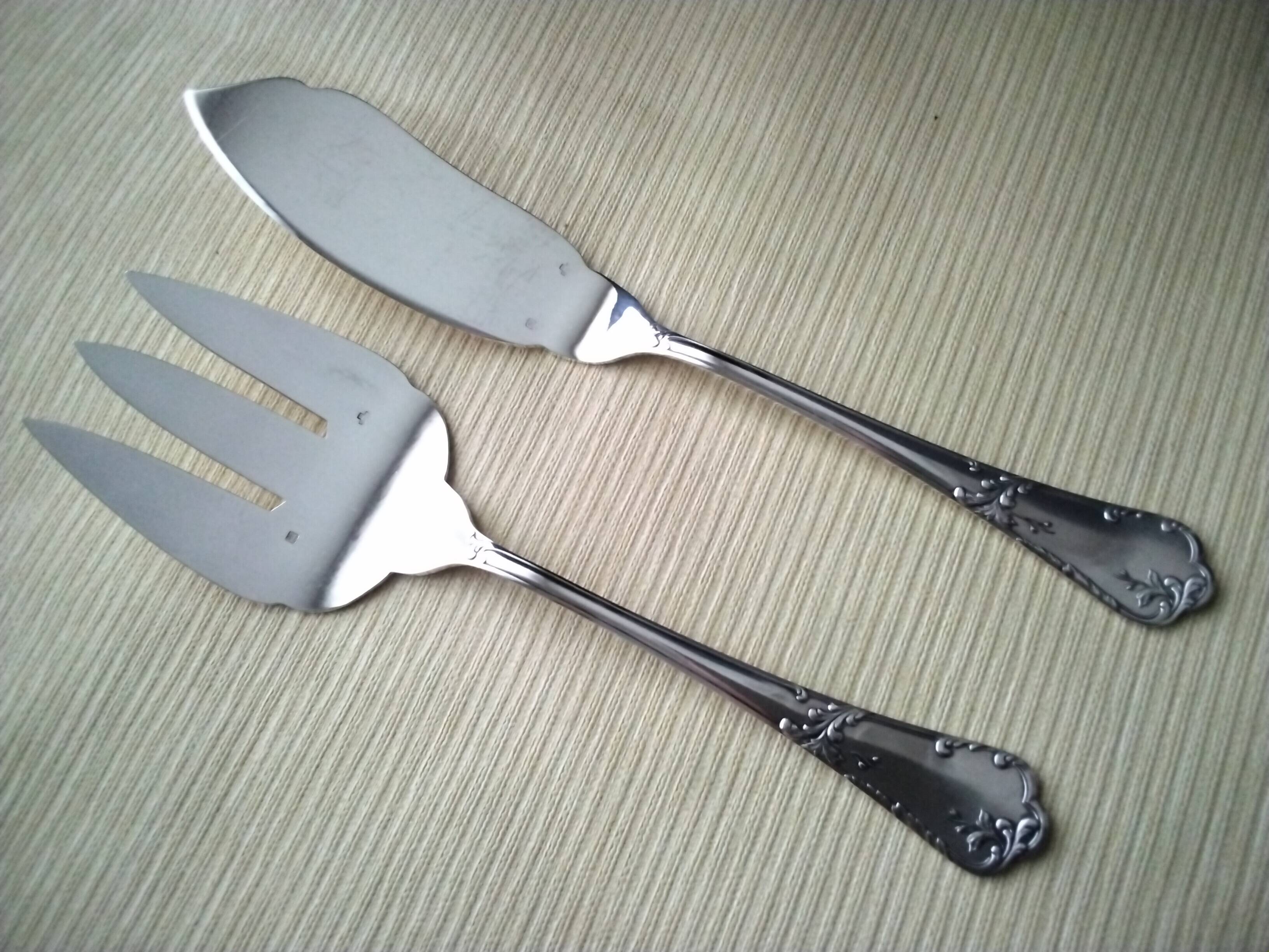 Silver-plated fish serving utensils, SBF style. Louis XV style