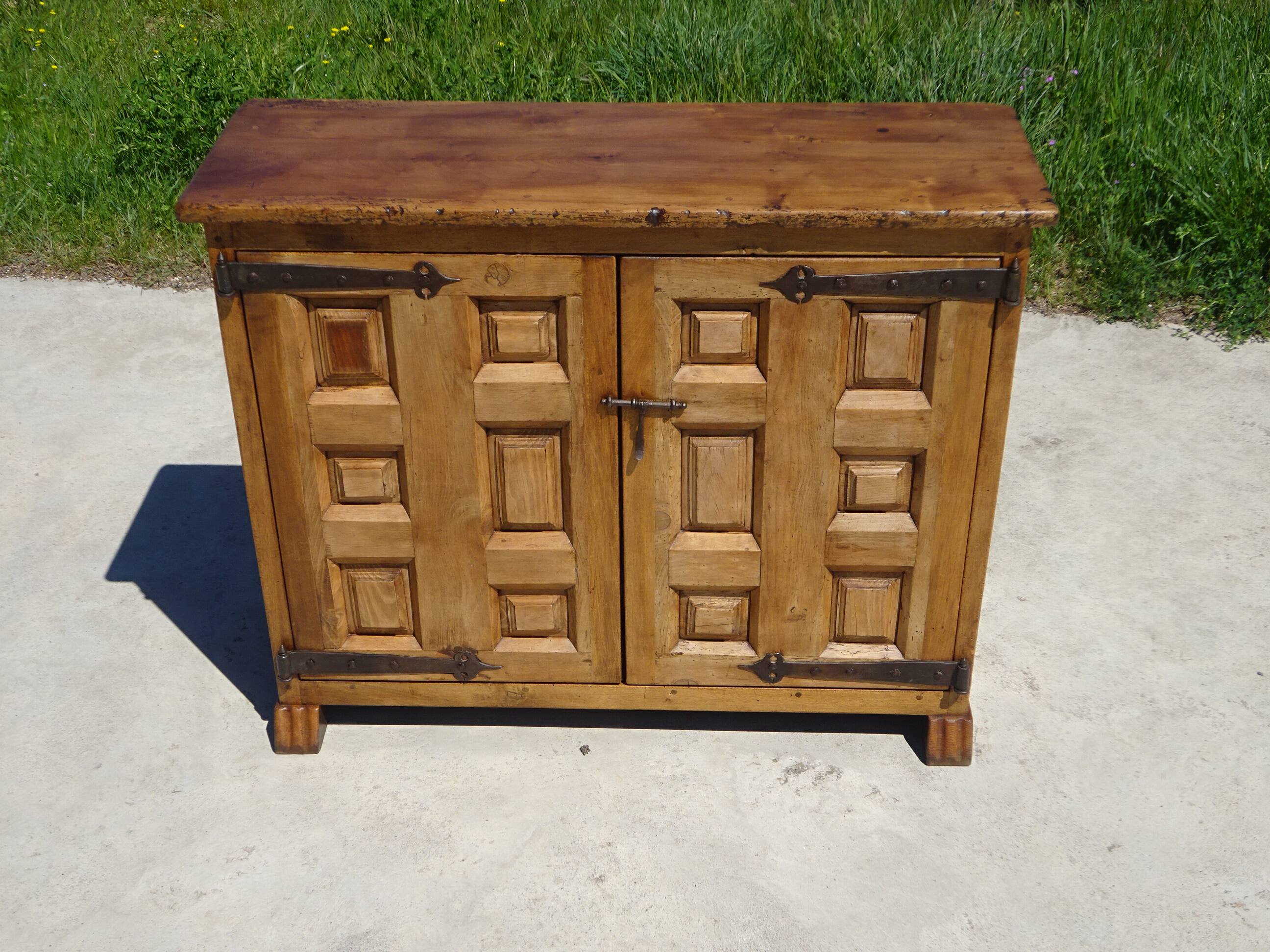 Shallow old Tuscan buffet