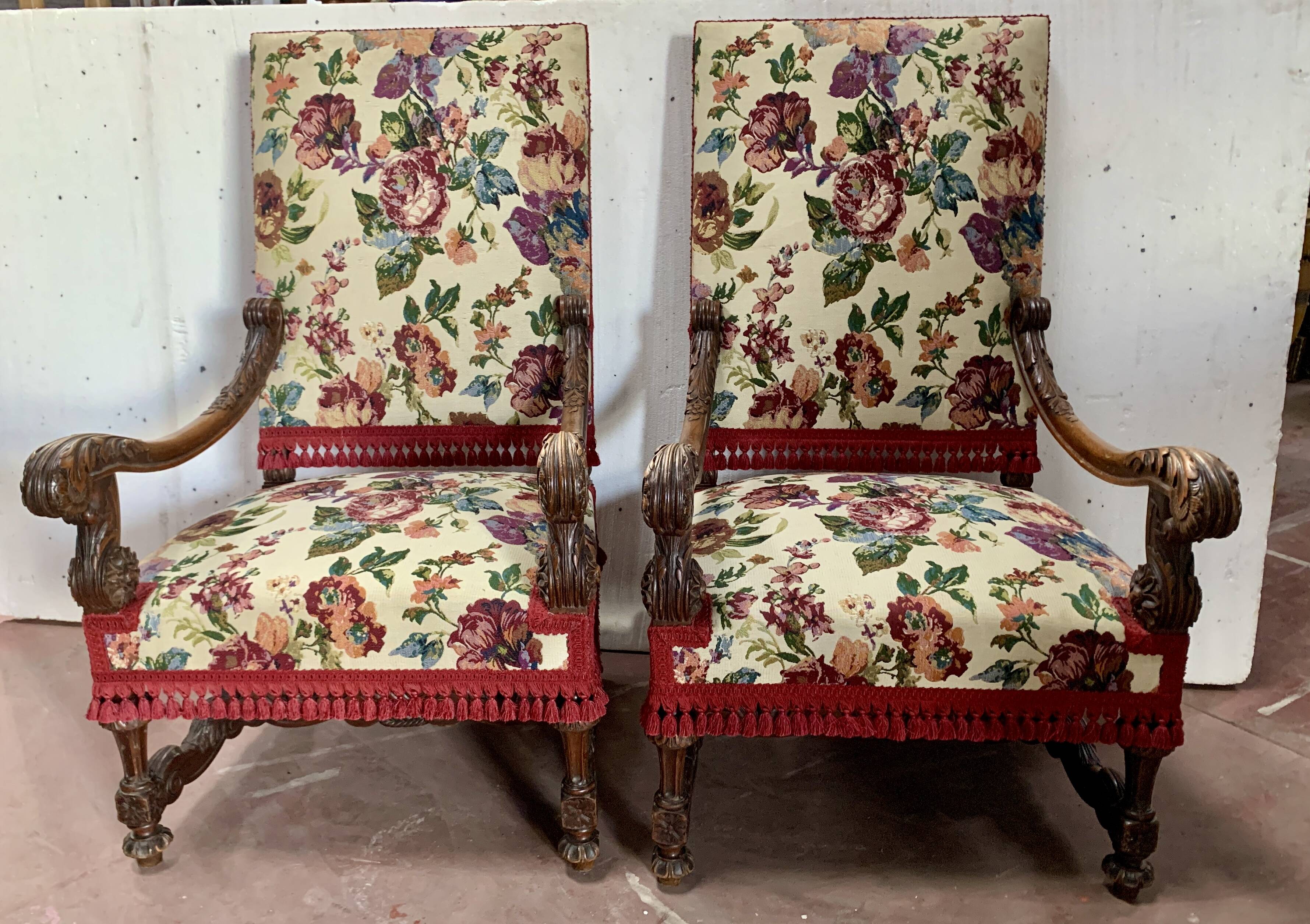 Pair of Renaissance style armchairs in solid walnut, 19th century