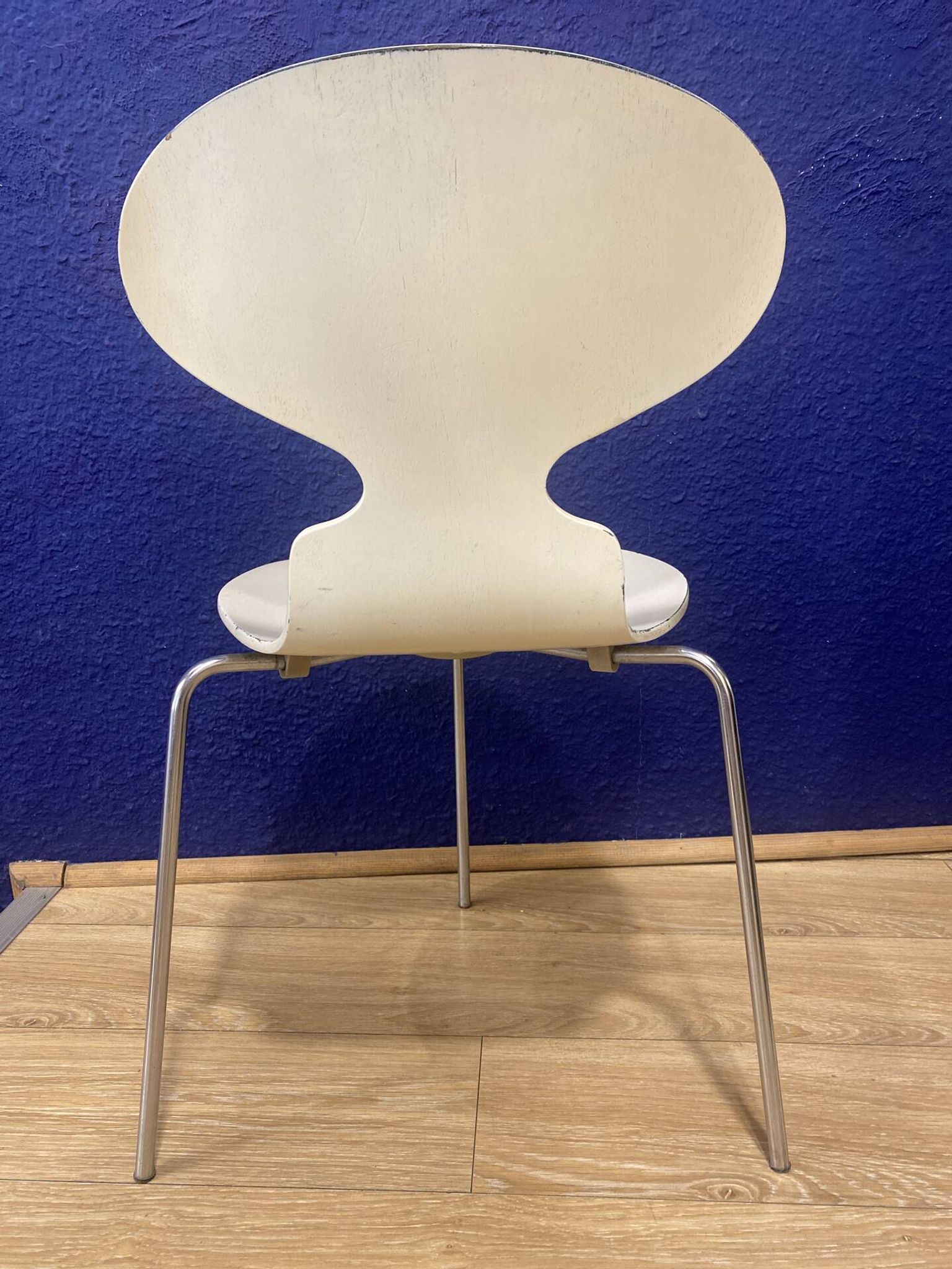 5 chaises fourmi d’Arne Jacobsen