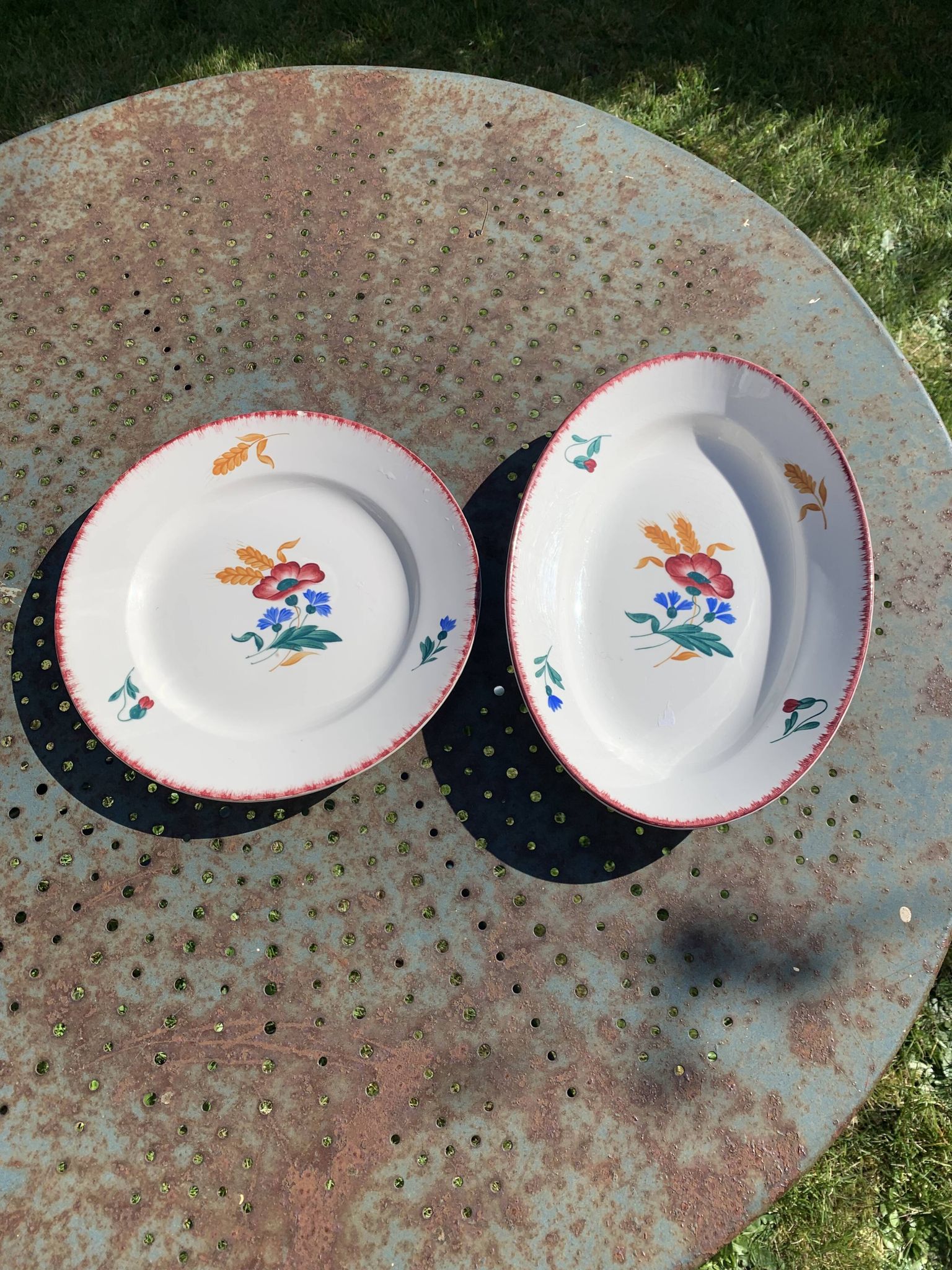 Set of two dishes, one with cakes and a hand-painted serving dish mill of wolves hamage Ceres