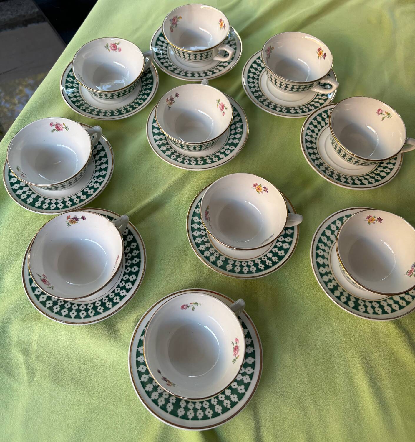 Service tasse the porcelaine