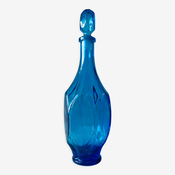 Carafe bleue en verre